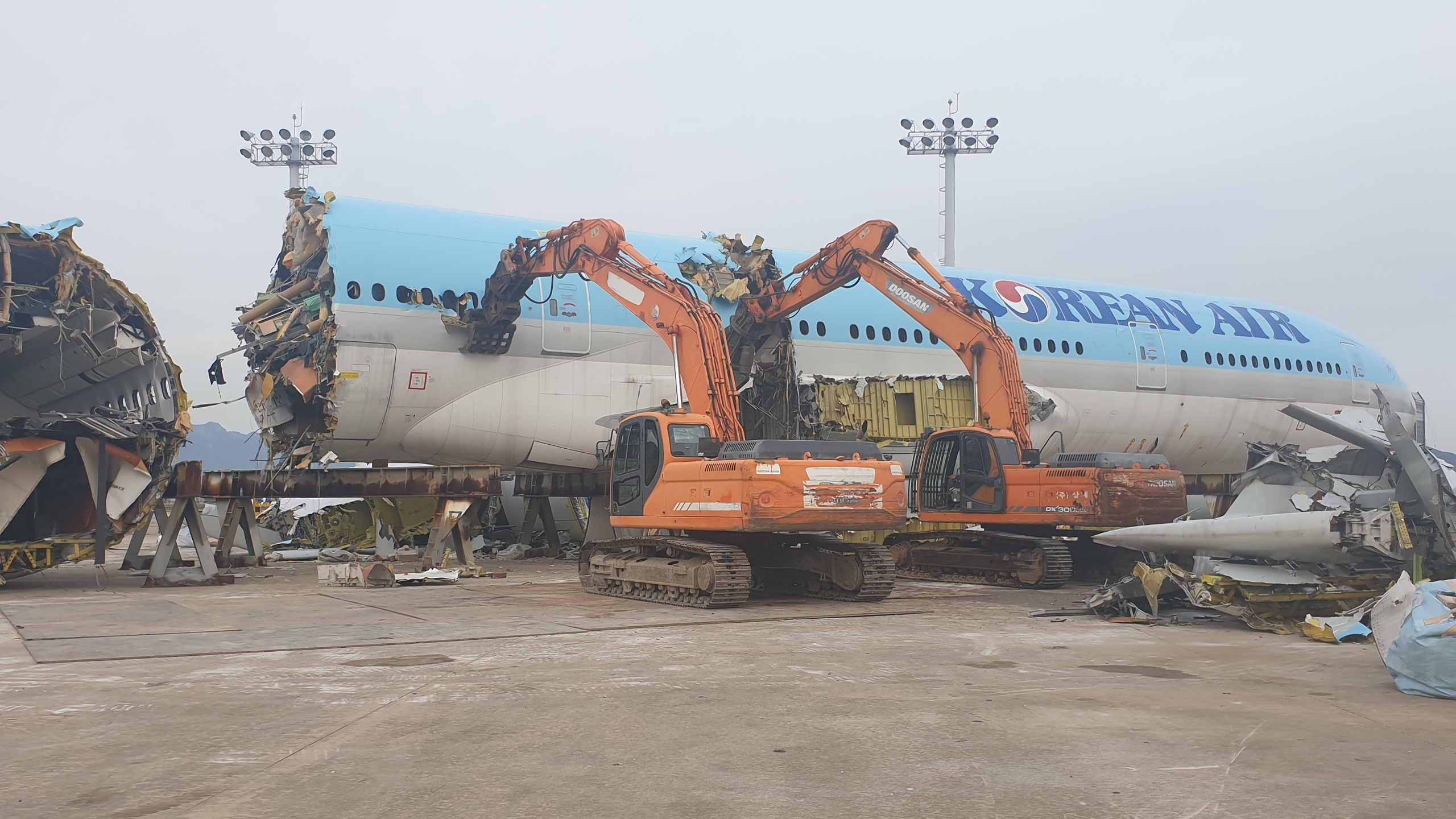부산 항공기 철거사진 (155).jpg