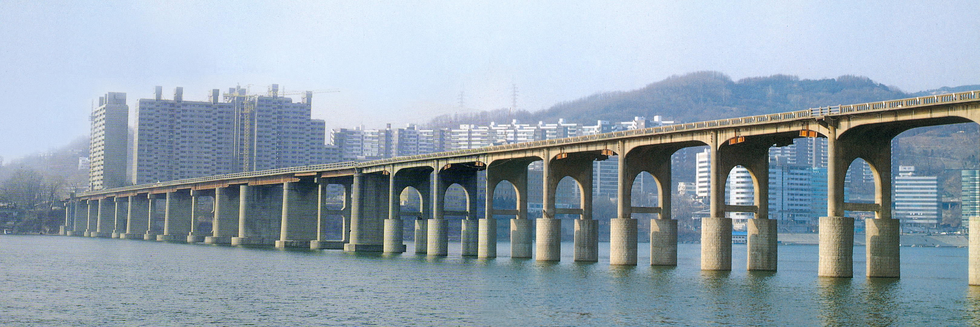 2003.08 광진교 확장공사 중 구조물 철거공사.jpg