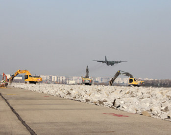 활주로 재포장1.jpg